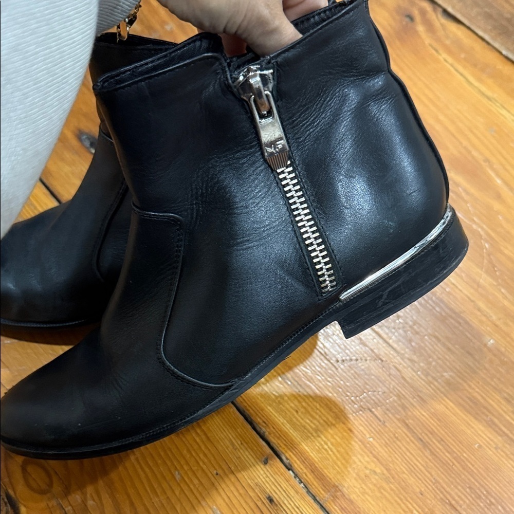 Marc Fisher Black Ankle Booties with silver detail size 8.5 M - Picture 7 of 9